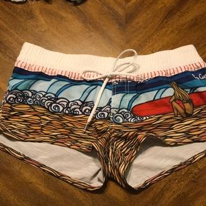 Women’s board shorts